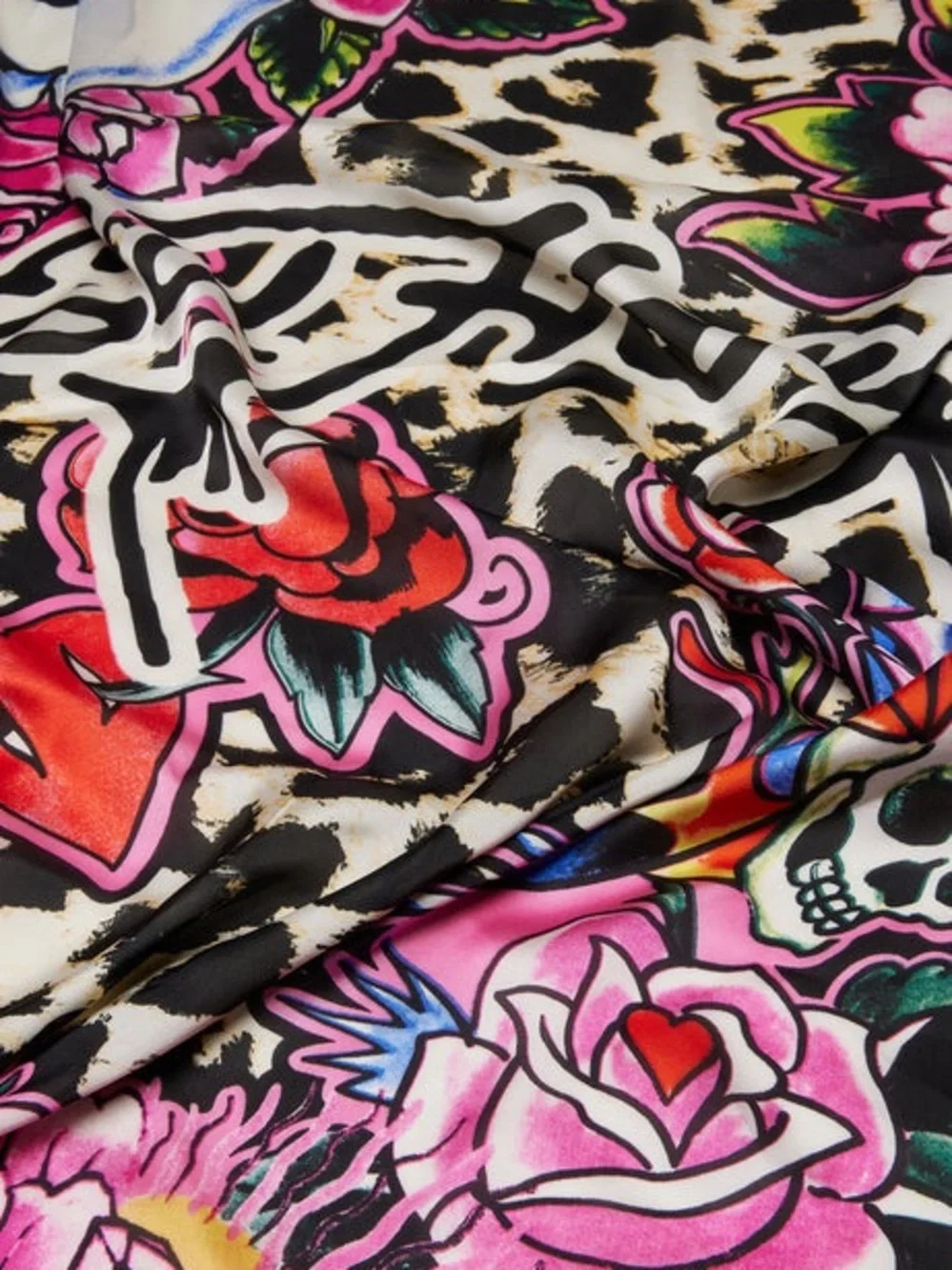 Ed Hardy 42x42in never